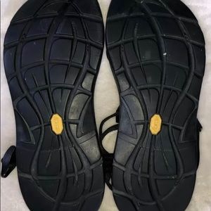 Chacos black 9